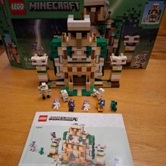 Lego 21250 Minecraft Iron Golem Fortress