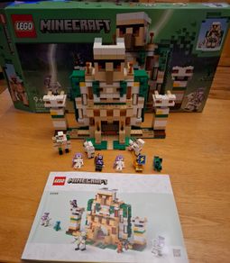 Lego 21250 Minecraft Iron Golem Fortress