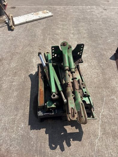 John Deere pickup hitch