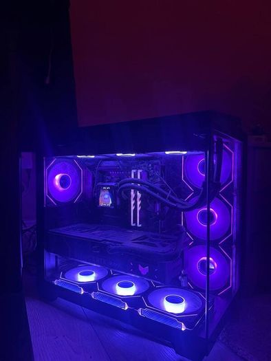 High-End gaming PC with RTX5070 / Ryzen 7 7700/ 32Gb DDR5