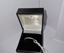 9ct yellow gold ring