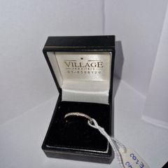 9ct yellow gold ring