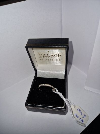 9ct yellow gold ring