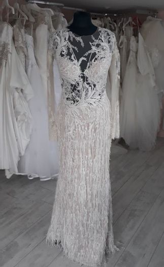 Beautiful vintage style wedding dress. Annylin Designer