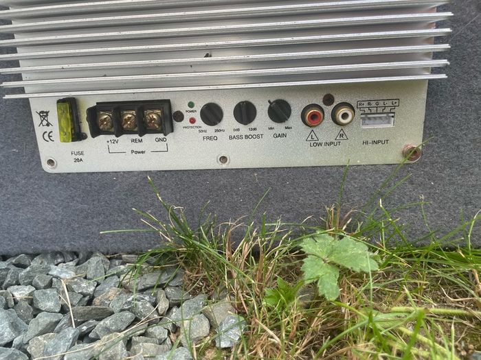 sub-woofer speaker