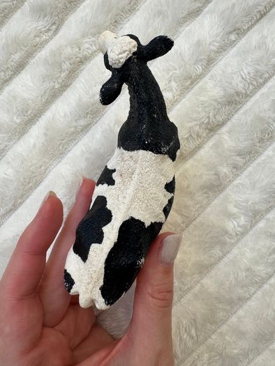 Schleich Farm Animal Dairy Cow Figure D-73527 Used approx. 8 cm. Damaged Please see photos