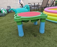 Sand & water table with cover