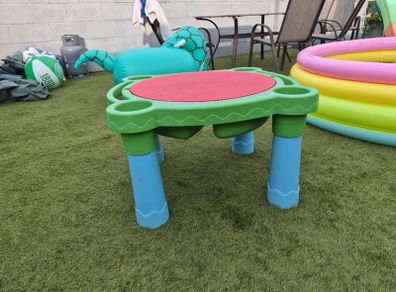 Sand & water table with cover