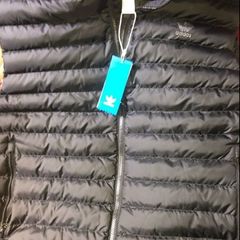 Adidas original running vest gilet  with zips Colour Black size large brand new with tag
