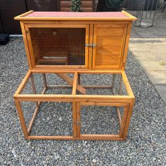 Rabbit hutch / Cage
