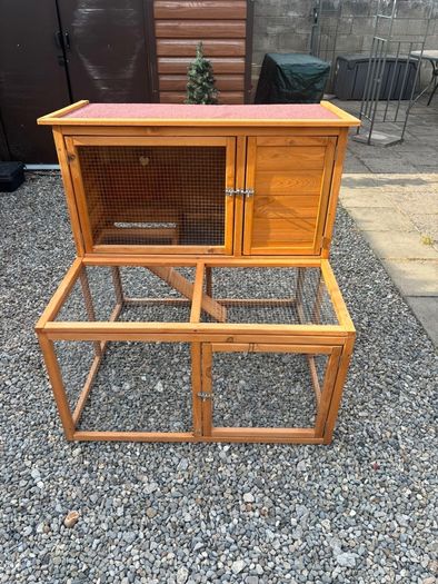 Rabbit hutch / Cage