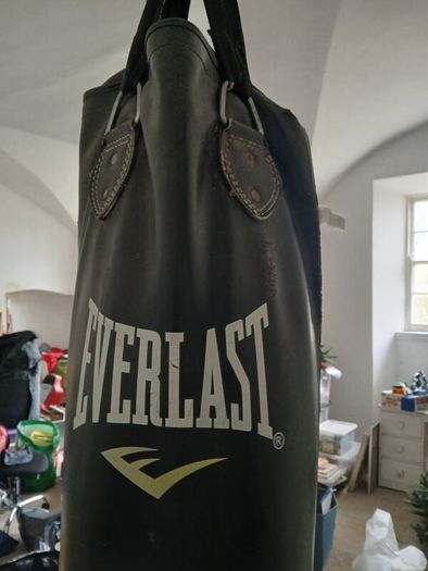 punch bag with stand