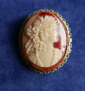 Vintage Gold Plated Shell Ornate Cameo Brooch