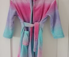 Girls dressing gown age 5/6