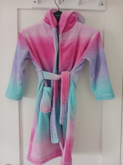 Girls dressing gown age 5/6