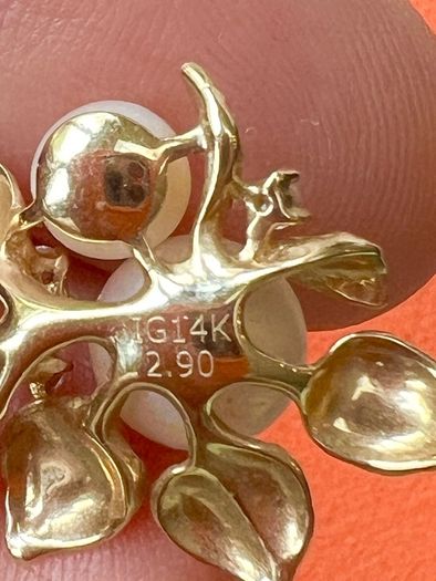 Vintage 14ct Gold & saltwater Pearl Floral Pendant