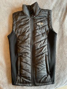sleeveless sports jacket