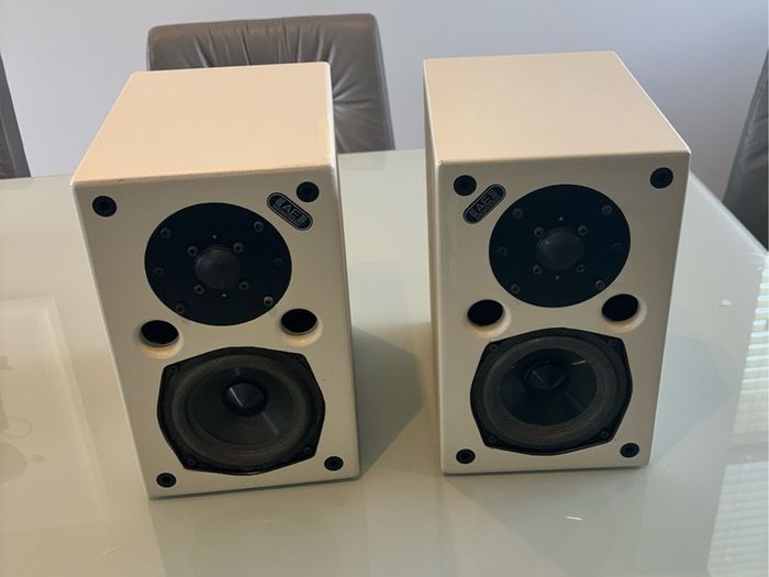 Acoustic Energy AE1