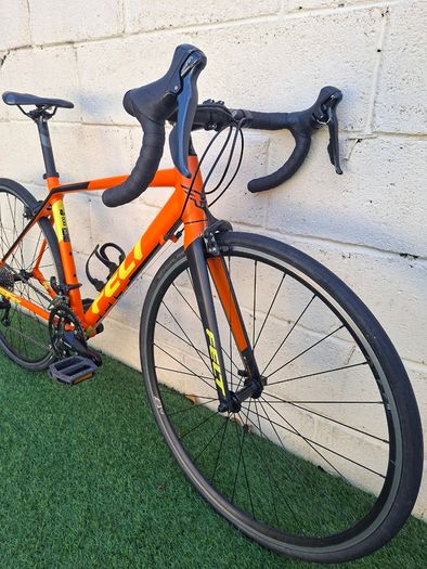 Felt FR 50 Carbon Fork/Aluminium Frame Road Bike