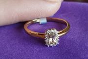 Beautiful 9ct gold ring, Q size with rare stone.