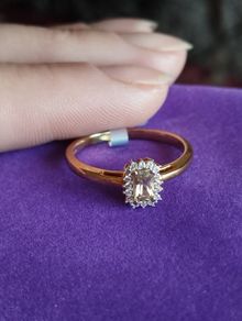 Beautiful 9ct gold ring, Q size with rare stone.