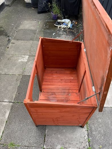 dog box