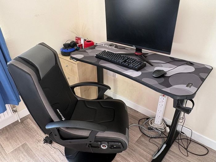 Game desk chair monitor