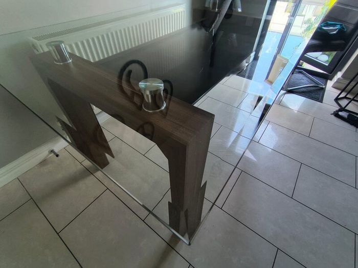 Glass top classic living room table.