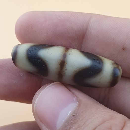 Lot of 2 Vintage Himalayan Tibetan Zigzag Pattern Agate Bead Amulets