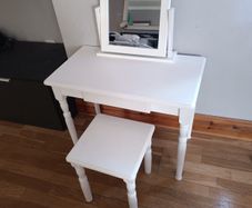 Girl dresser, dressing table with mirror