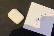 Genuine Apple AirPods Pro 2 Charging Case w box &amp; 40 EUR Leather case as a gift