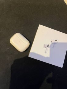 Genuine Apple AirPods Pro 2 Charging Case w box & 40 EUR Leather case as a gift