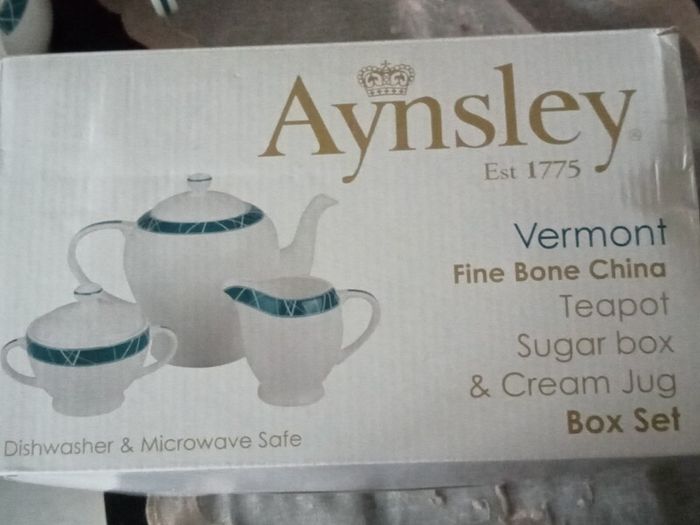 Aynsley "Vermont" Fine Bone China Teapot set