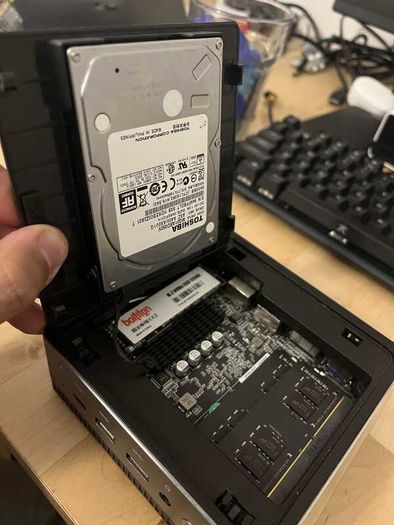 Mini PC (Minisforum)Ryzen 5 | 32GB RAM | 512GB SSD | Windows 11 Pro