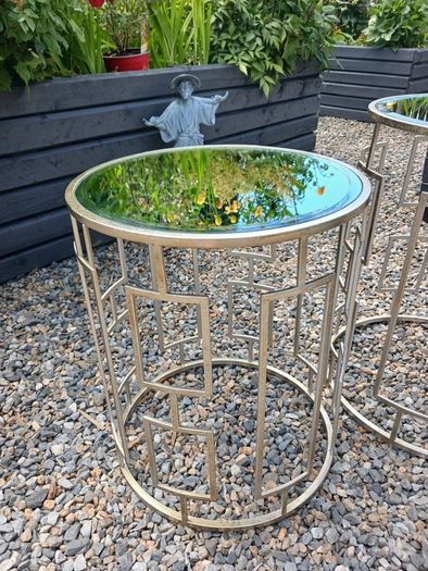occasionally mirror tables