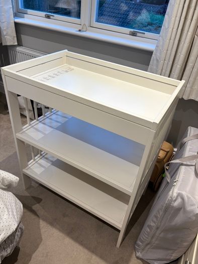 White Ikea Gulliver Changing Table