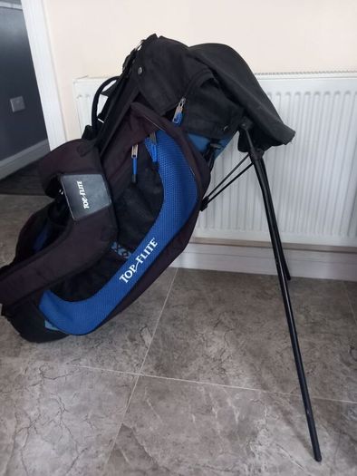 Top flite Golf bag with stand.
