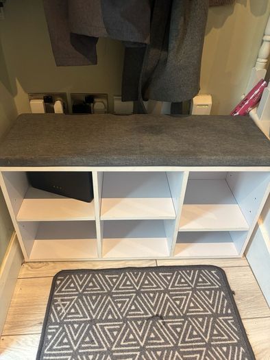 Cushioned Shoe Bench