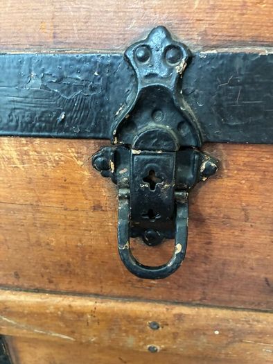 Antique 1890s steamer trunk Liver brass plates