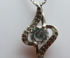 Vintage 925 Sterling Silver Ornate Clear Stone  Pendant & Necklace length 20" - 3g