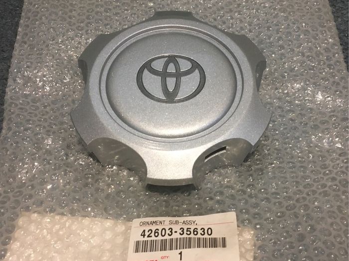 Land Cruiser Alloy centre caps (Set of 4)
