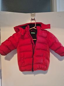 2 Benneton Puffer Jackets With Hoods