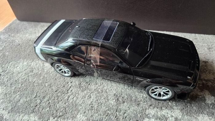 1:18 Solido Dodge Challanger hellcat