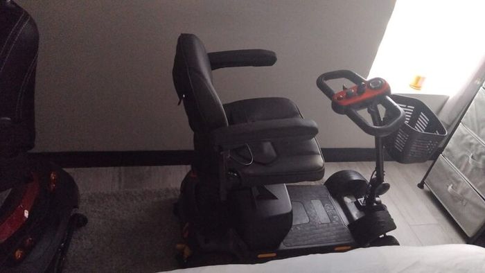 Mobility scooter
