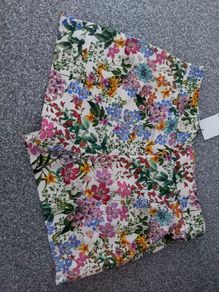 shorts zara flower brand new size XXL