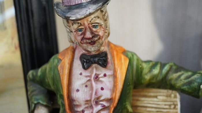 Capodimonte-Style Figurine