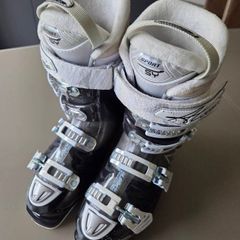Atomic Womens Ski Boots (size 25.0, EU 39/40)