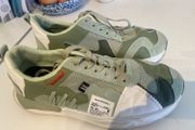 Green Unisex trainers size 42 (UK8