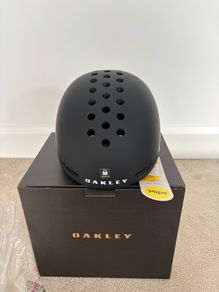 oakley helmet