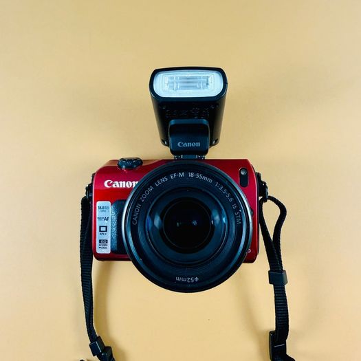 Canon EOS M Kit